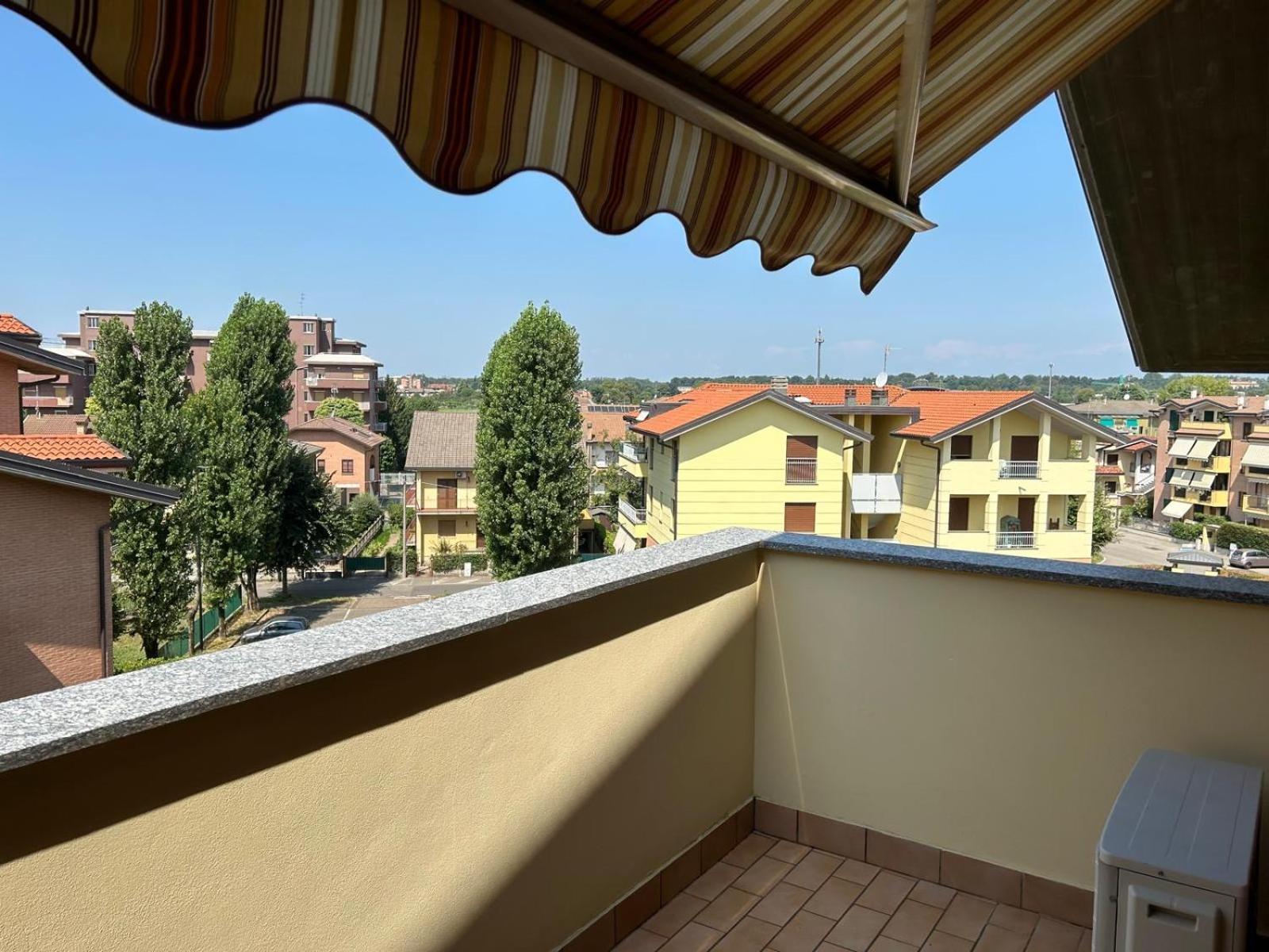 Appartamento Antony'S House Limbiate Esterno foto